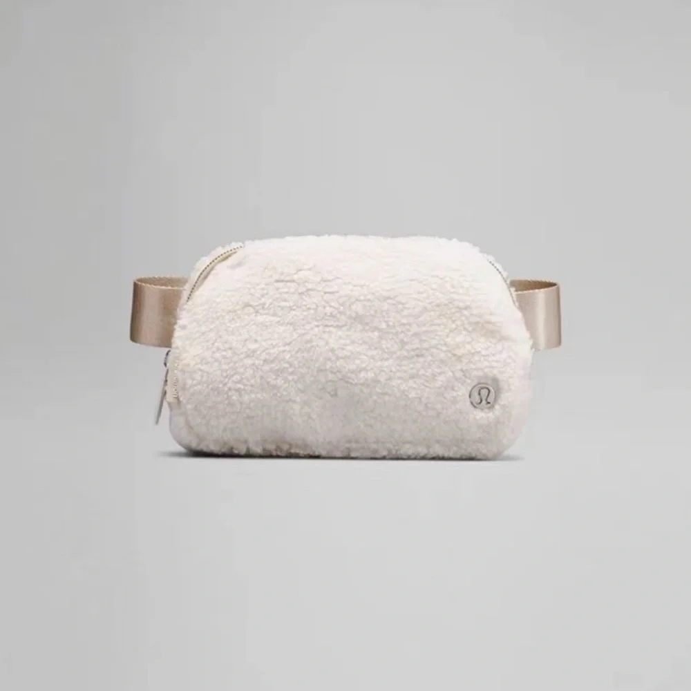 Lululemon Belt Bags x4 🍋 - Picture 11 of 13